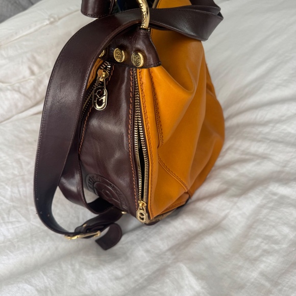 MARINO ORLANDI SADDLE BROWN ITALIAN DESIGNER LARGE BACKPACK SLING BAG! main image 7